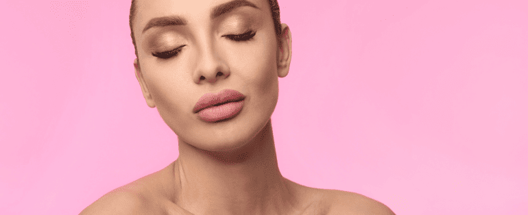 Base Matte: Pele Sequinha e Uniforme o Dia Todo